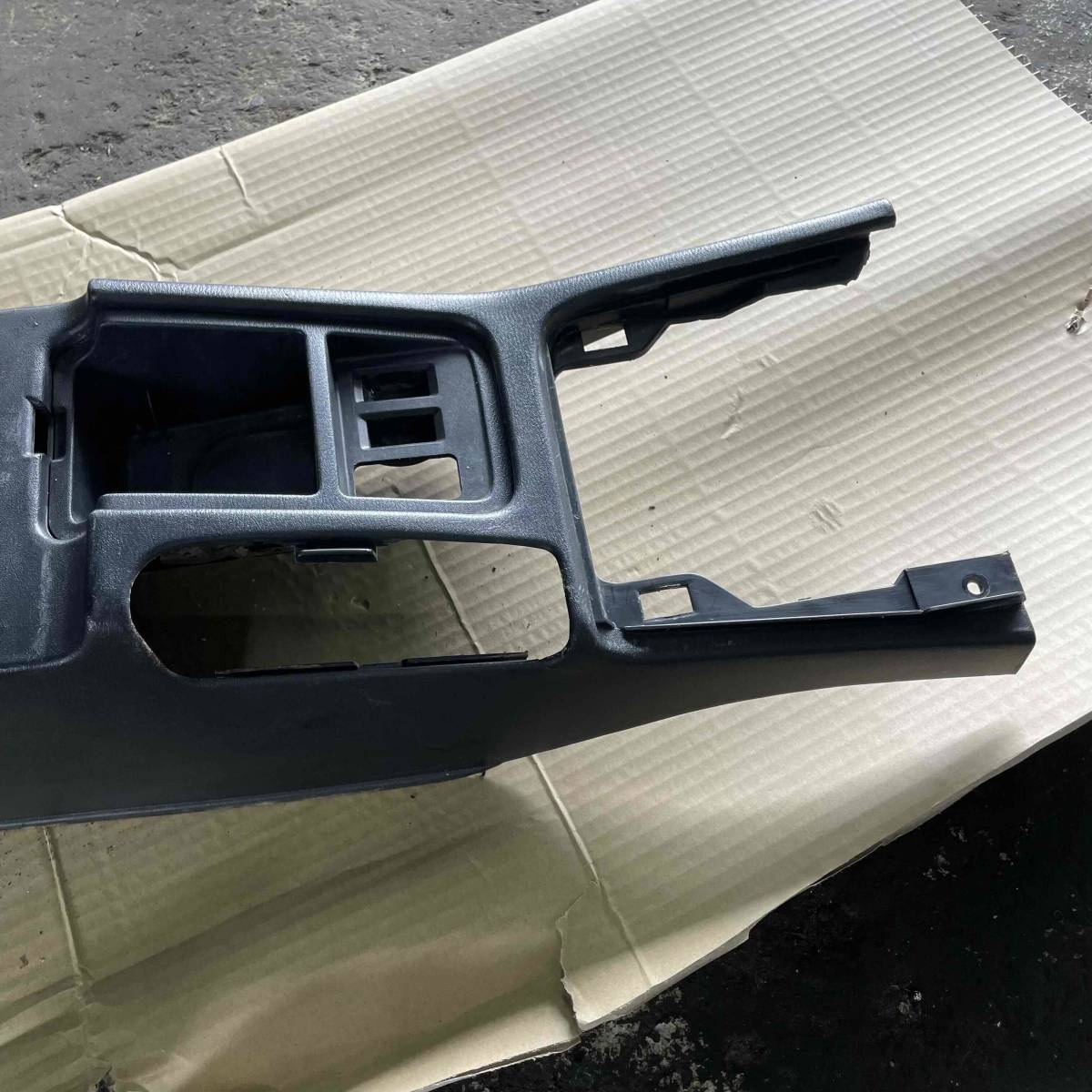 1円スタート！日産 スカイライン ER33 4ドア 純正 センターコンソール 