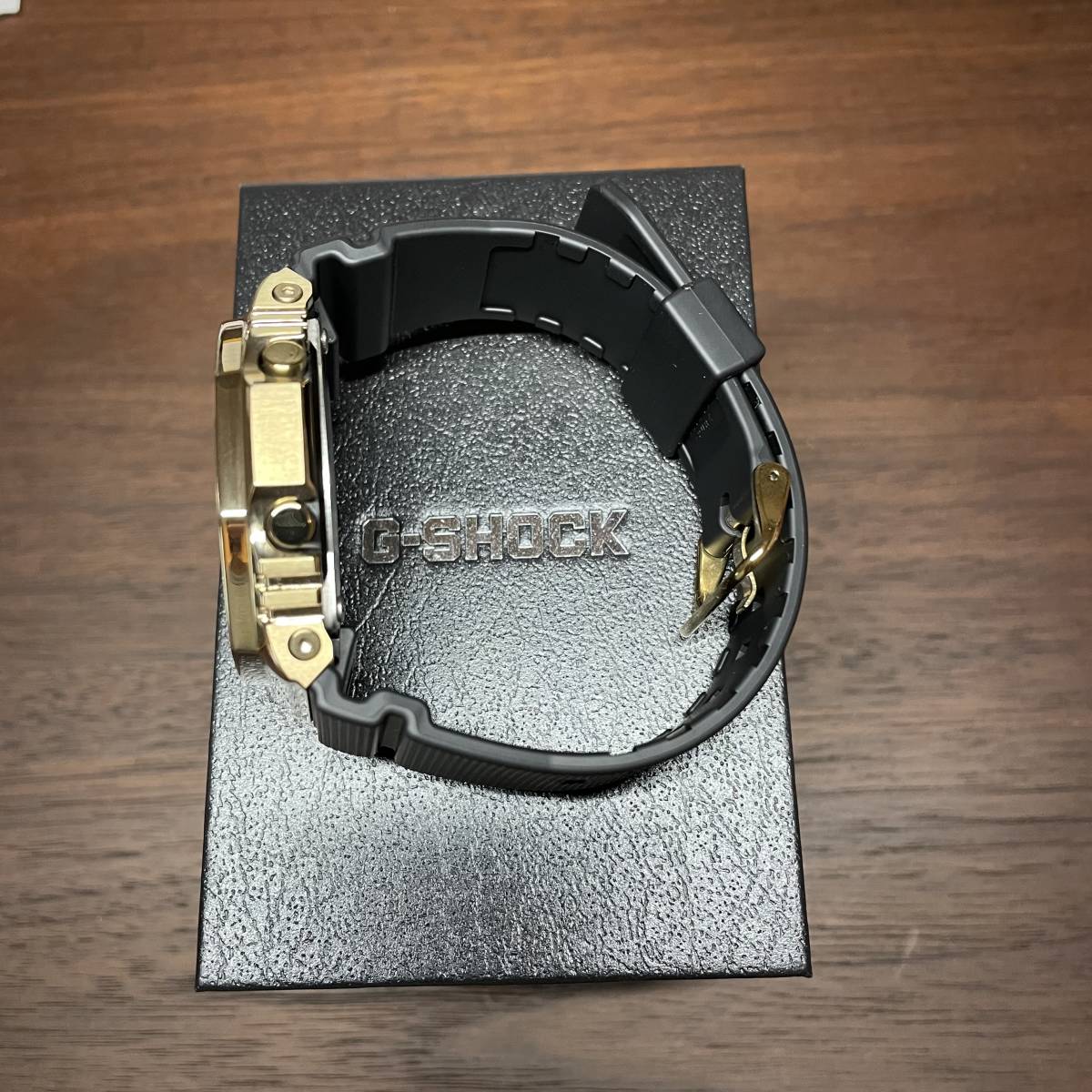 国内正規品 美品 CASIO G-SHOCK GM-2100G-1A9JF メタルカバード 