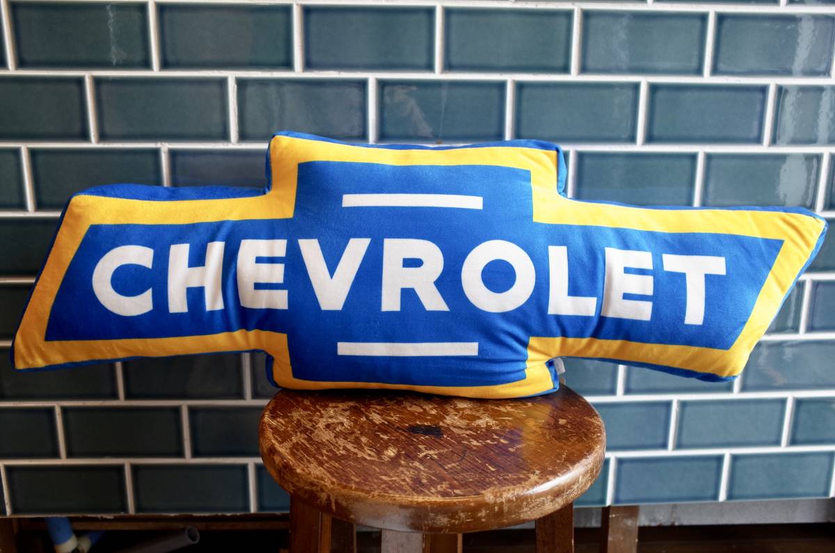 新品　CHEVROLET シボレー　クッション　世田谷ベース　インテリア　リビング　ソファ　ロゴ　アメ車　シェビーバン