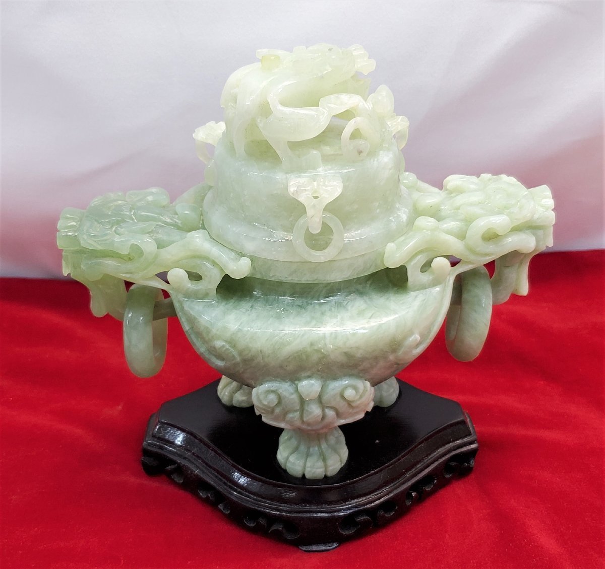 A65612 中国美術 翡翠か 緑砡石 三ツ足双環龍蓋四