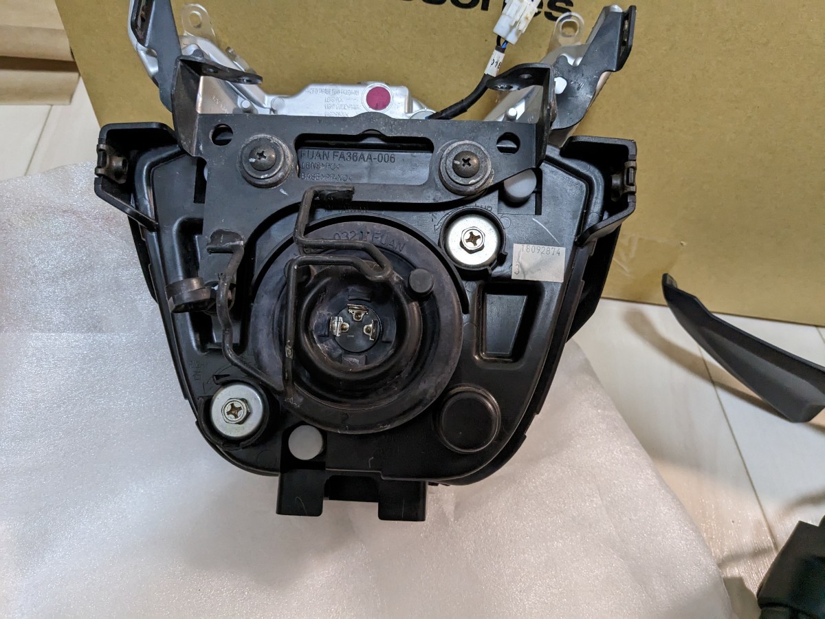 ほぼ新品！ MT-25 ヘッドライト ウィンカー付き ヤマハ B04-H4300-00 