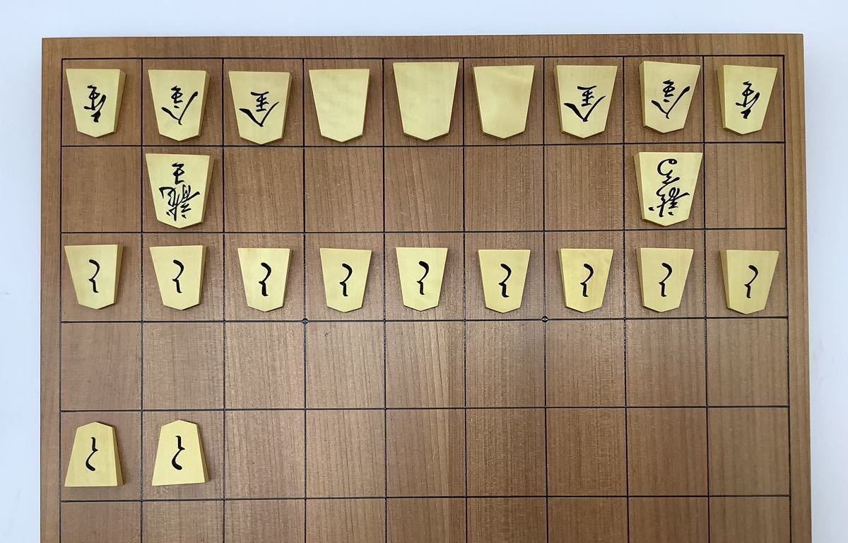 W 【 将棋 将棋駒 】小楠作 菱湖書 島黄楊 彫駒 / 駒箱 駒袋付 
