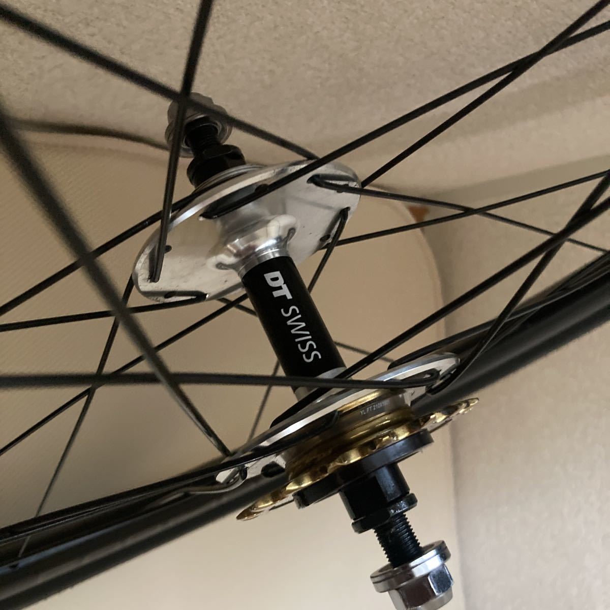 送料込 走行50キロ以下 ピスト シングル トラック 700c カーボンリム 