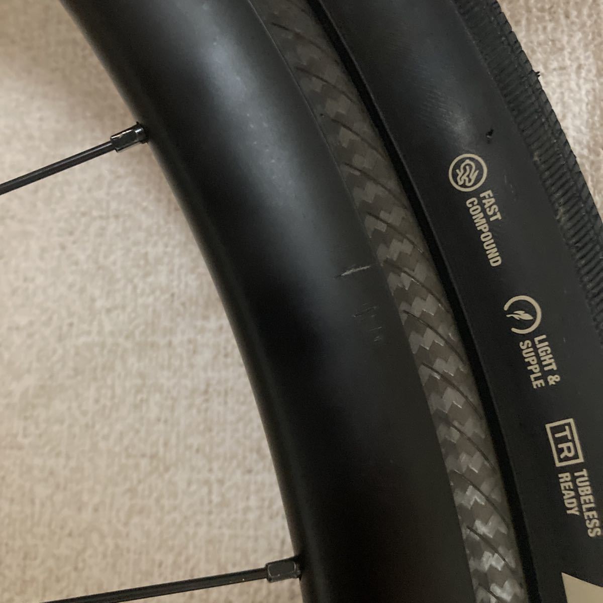 送料込 走行50キロ以下 ピスト シングル トラック 700c カーボンリム 