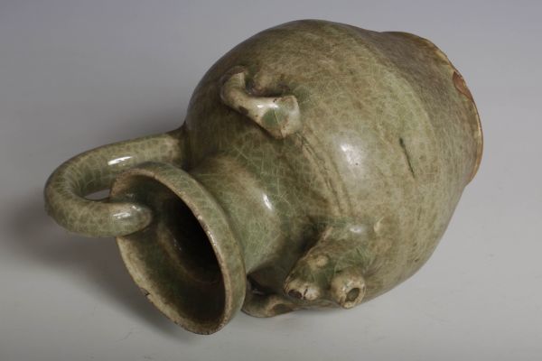 Celadon – 陶磁オンライン美術館 Longquan 水注 青磁花口獣环耳瓶 龍泉窯