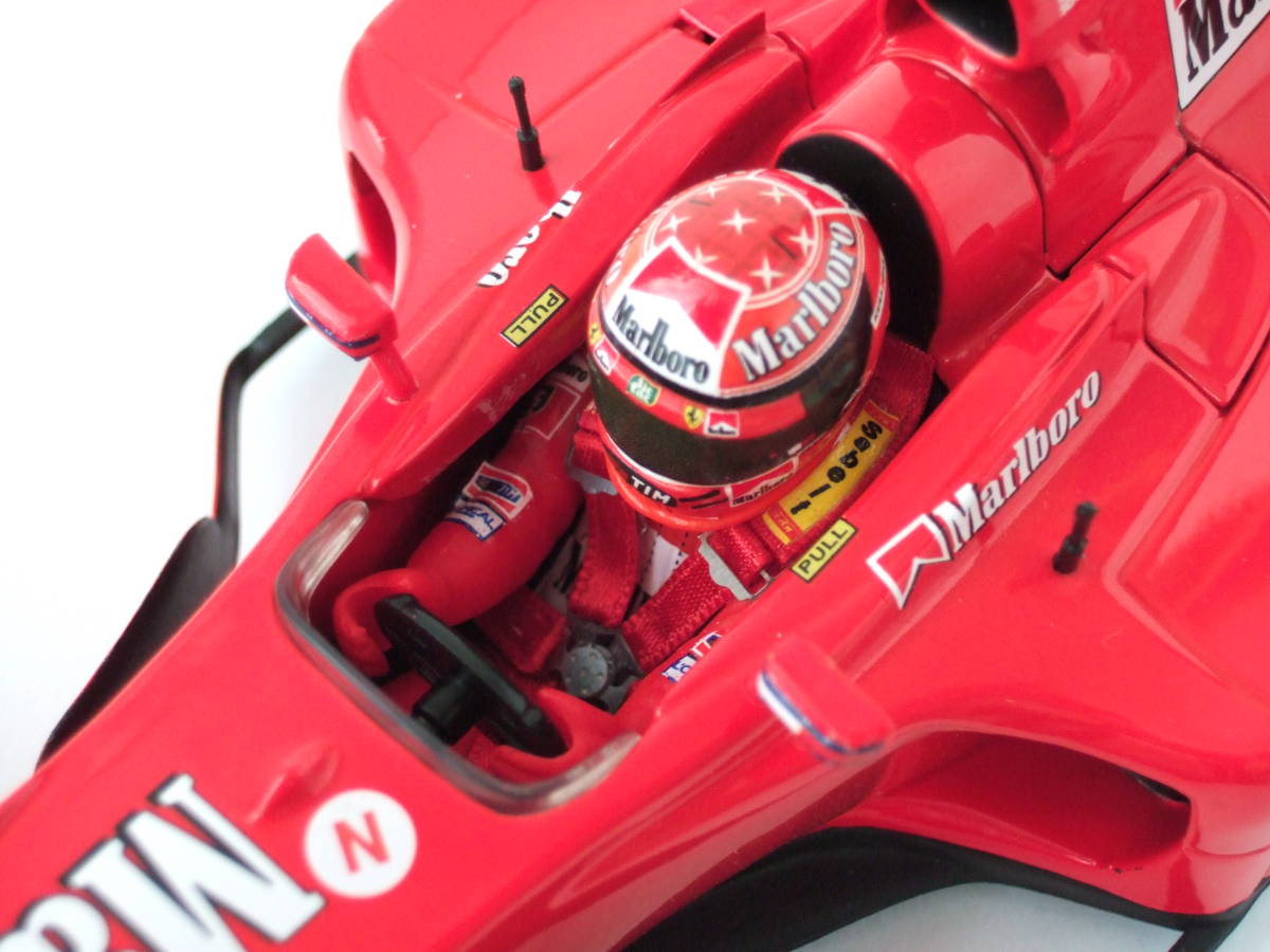 1/18 フェラーリ F1-2000 M．シューマッハ（マルボロ・サベルト仕様