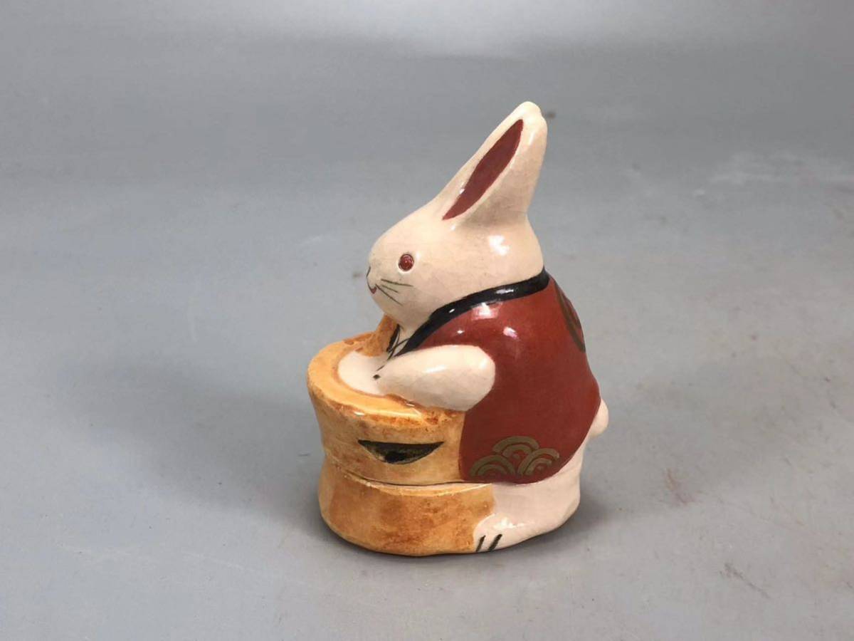 H0271伊東桂楽作 兔香合 うさぎ 金彩赤絵 卯兎 香道具 茶道具 蓋物 共 