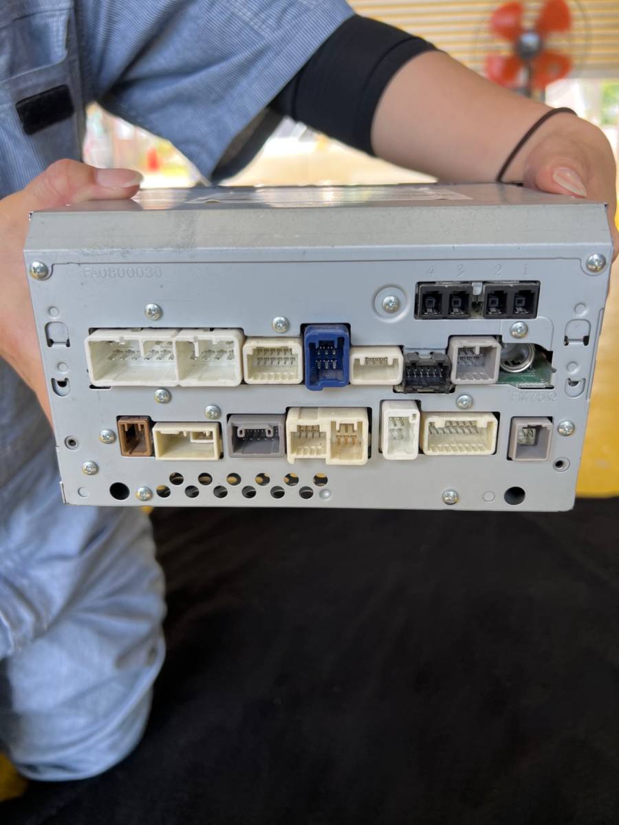 トヨタ純正8インチナビ NHZN-X62G 76051