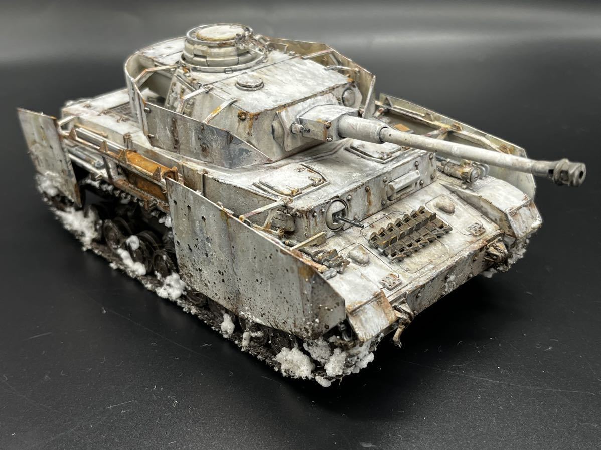 1/35 ドイツⅣ号戦車 冬季迷彩 塗装済完成品 & wwⅡ マシンガンチーム 