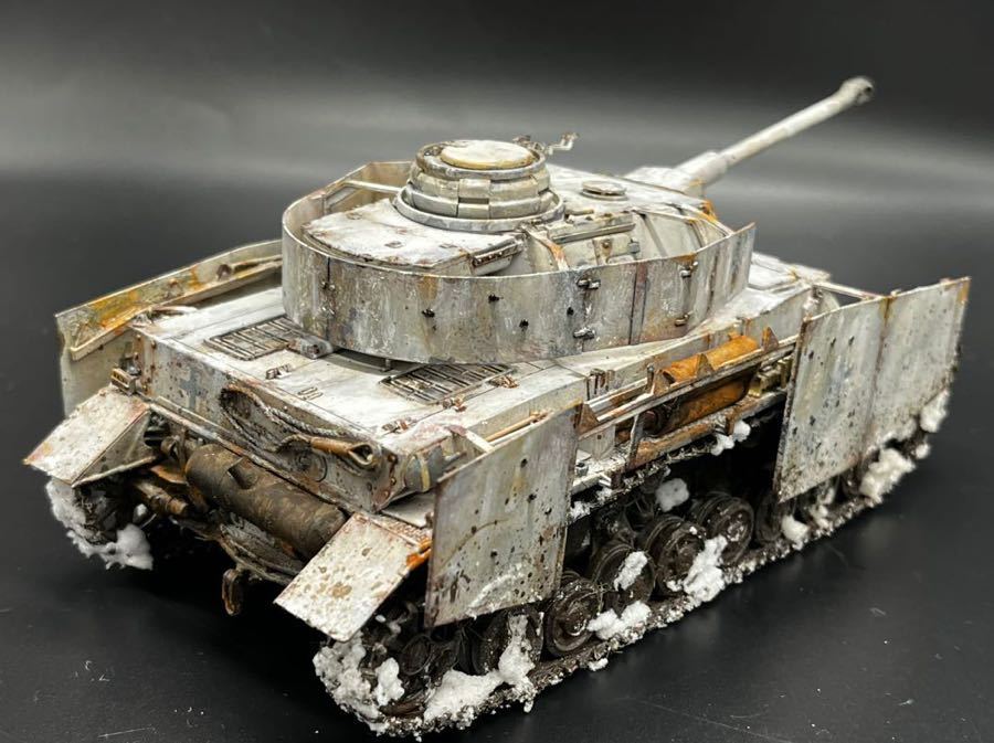 1/35 ドイツⅣ号戦車 冬季迷彩 塗装済完成品 & wwⅡ マシンガンチーム 