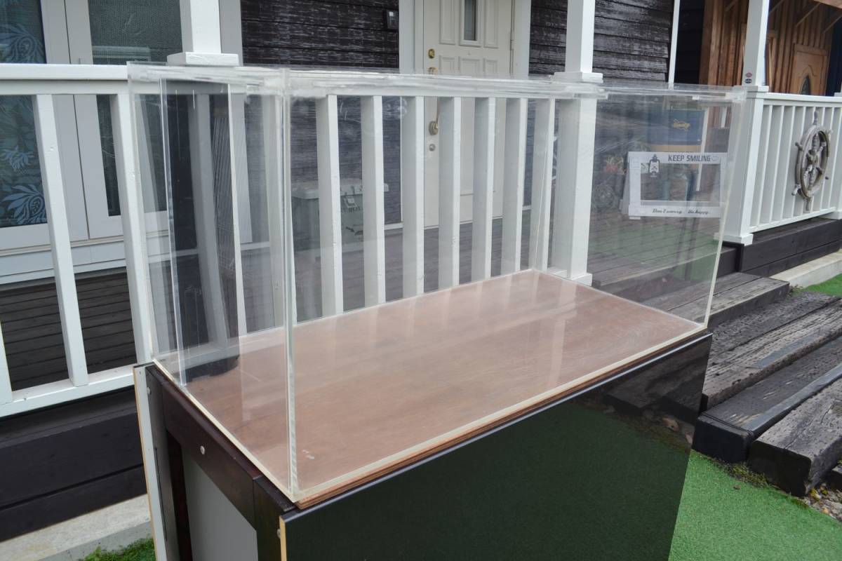 アクリル水槽 四面10mm 二面黒 W120 D60 H45 ワンオフ 佐川発送 アクリル水槽 四面10mm 二面黒 W120 D60 H45 ワンオフ 佐川発送