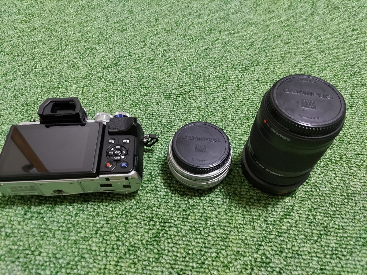 OLYMPUS オリンパス OM-D E-M10 Mark III EZダブルズームキット SDXC