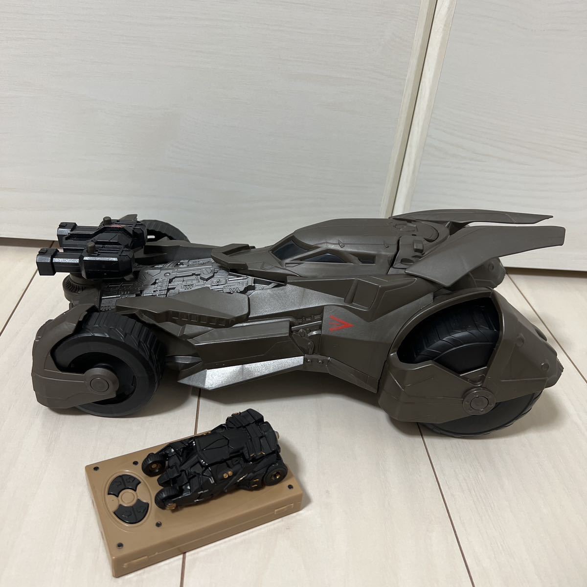 バットマン 車 おもちゃ バットマン ブリキのおもちゃ バッドモービル