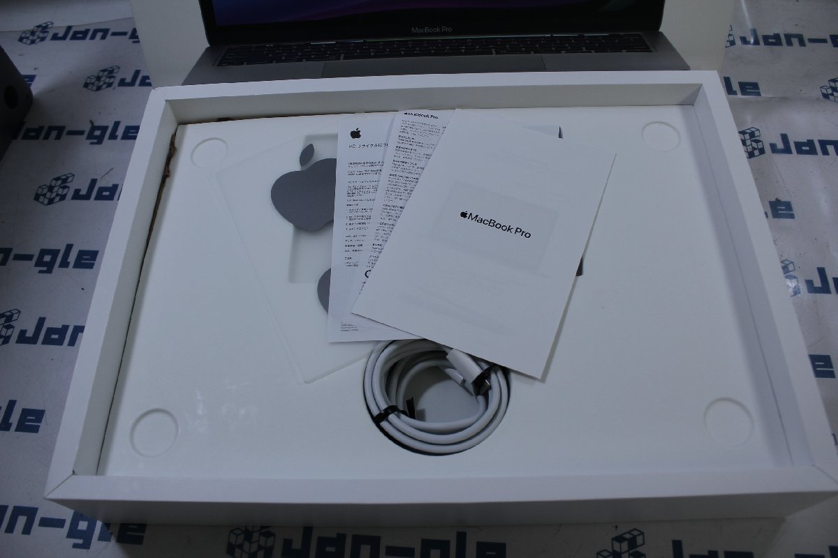 関西Apple MacbookPro MYD82J/A CPU:M1 メモリ8GB SSD256GB 格安1円 