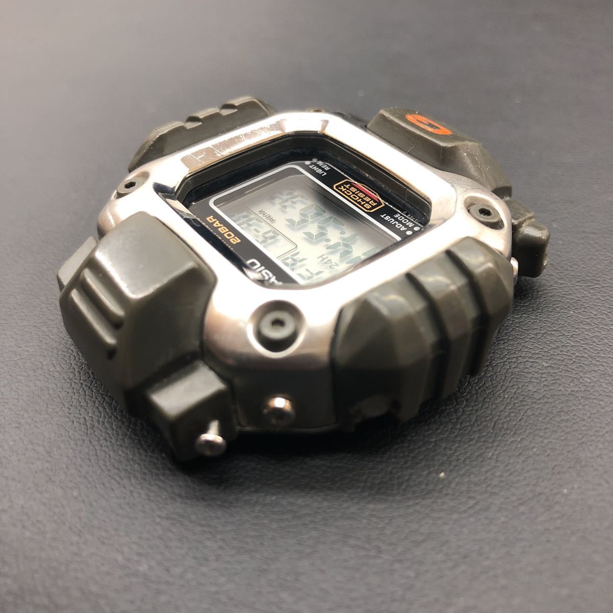 【電池交換済】G-SHOCK DW-6400（初代ガンダム） 90s Gショック 初代ガンダムモデル（94年式） DW-6400 を 電池・ベルト