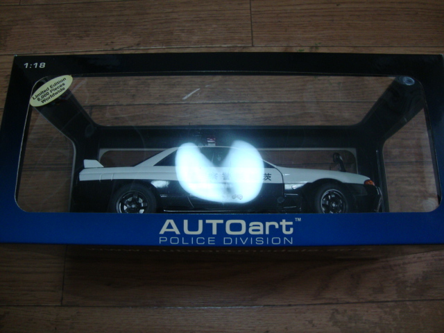 ☆ 新品 AUTOart オートアート パトカー 1/18 日産 スカイライン GT-R