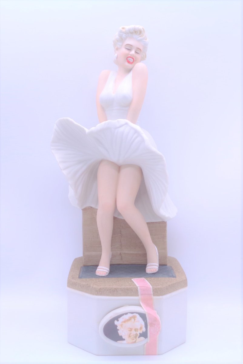 インテリア小物 ✨ マリリンモンロー Marilyn Monroe 磁器 七年目の