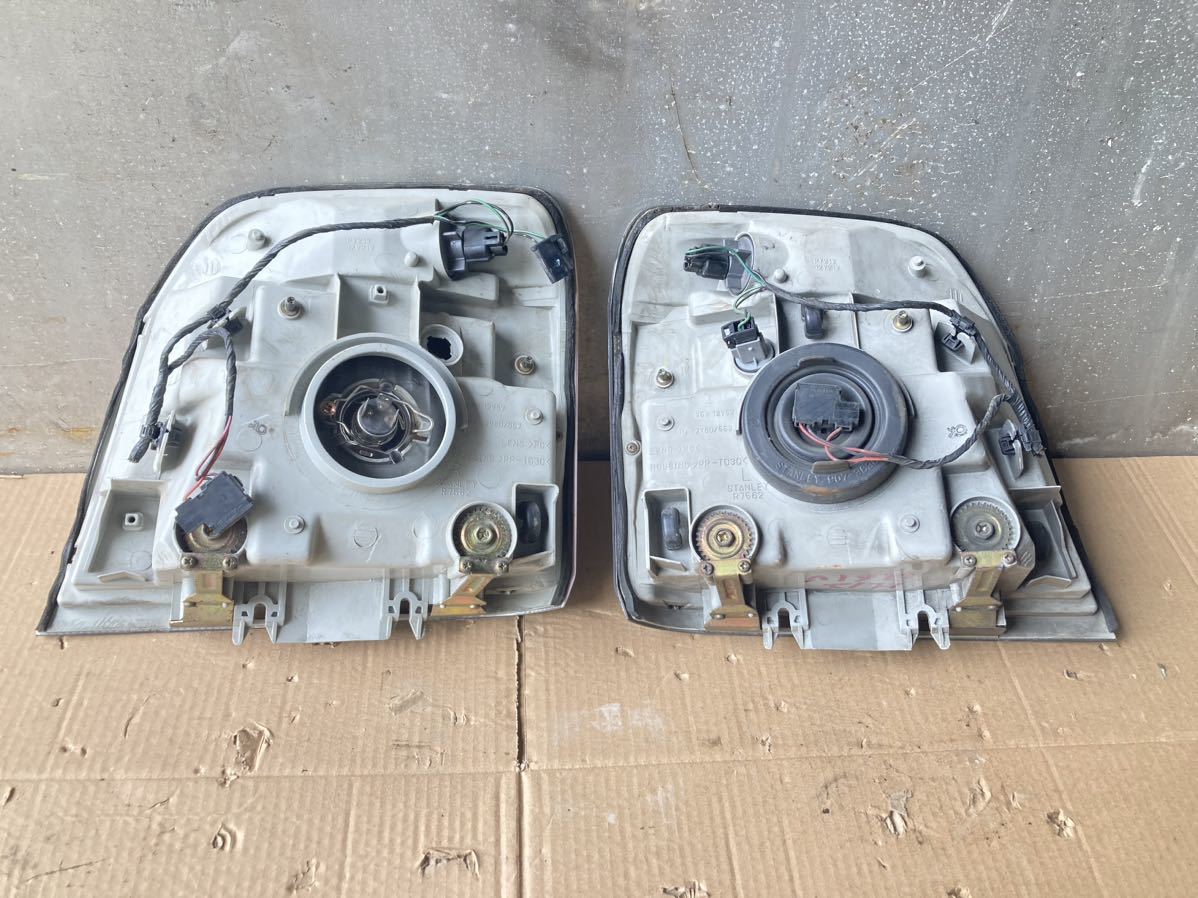 三菱　U61V　前期　ミニキャブ　ヘッドライト　左右セット　STANLEY　R7562　タウンボックス　バン　トラック　未コーティング ミニキャブ 三菱 U61V クリッパー 左右セット gbd