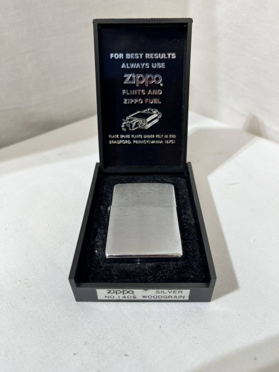 【定番人気，大人気】 D85 ZIPPO ビンテージ オイルライター WOODGRAIN シルバー ケース付き(その他)｜売買されたオークション情報、yahooの商品情報をアーカイブ公開 - オークファン Zippo