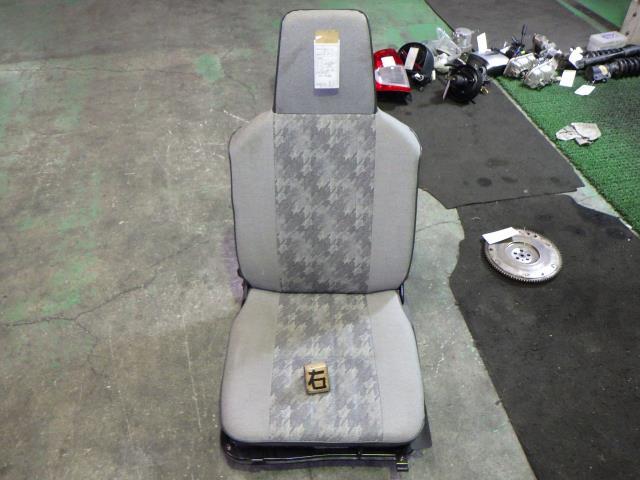 ミニキャブ V-U42T ドライバーシート 中古 V-U42T ミニキャブ ドライバーシート MR781105 「u42t MR781101