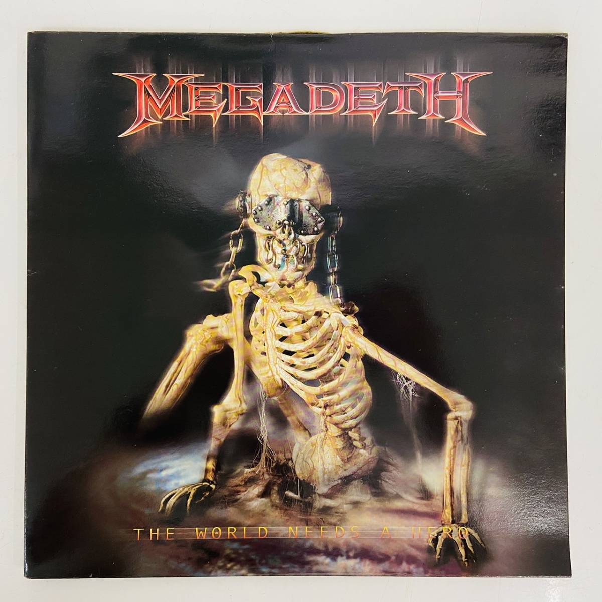 USED】MEGADETH メガデス THE WORLD NEEDS A HERO LP盤 UK盤 レコード