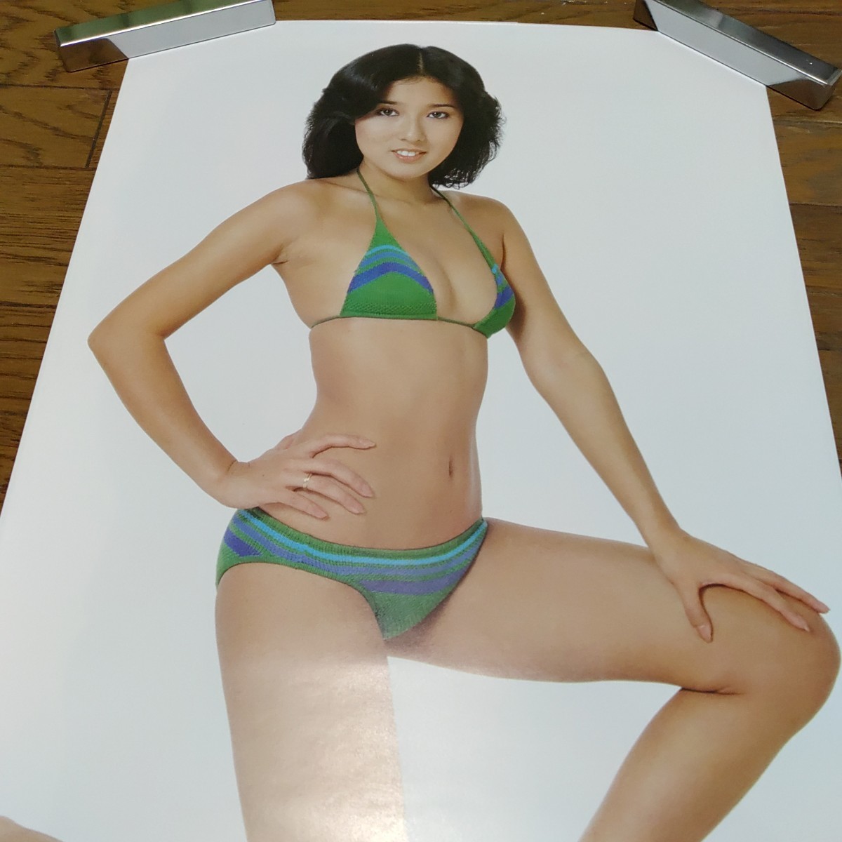 浅野ゆう子 カレンダー lovely 1981年 切り抜き ポスター仕上げ 当時物