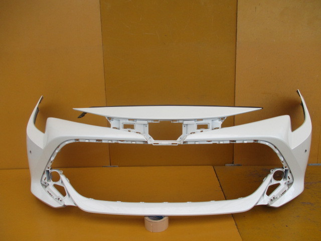 カローラ スポーツ(NRE210H NRE214H)用!純正フロントバンパー パール(070) 52119-12G20