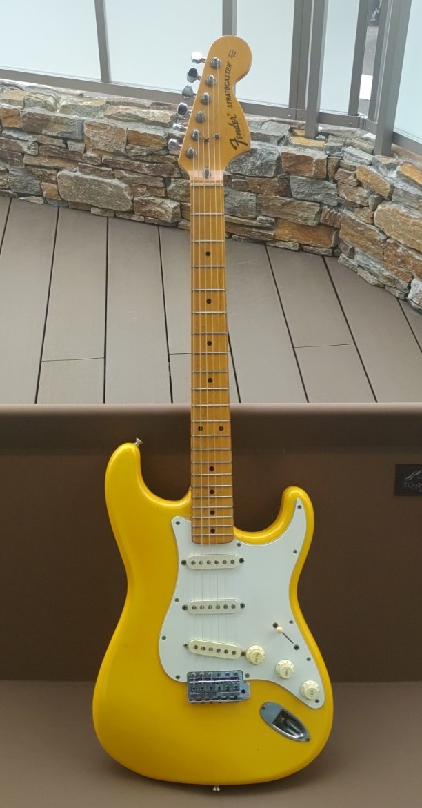 Fender Japan】ST-72 