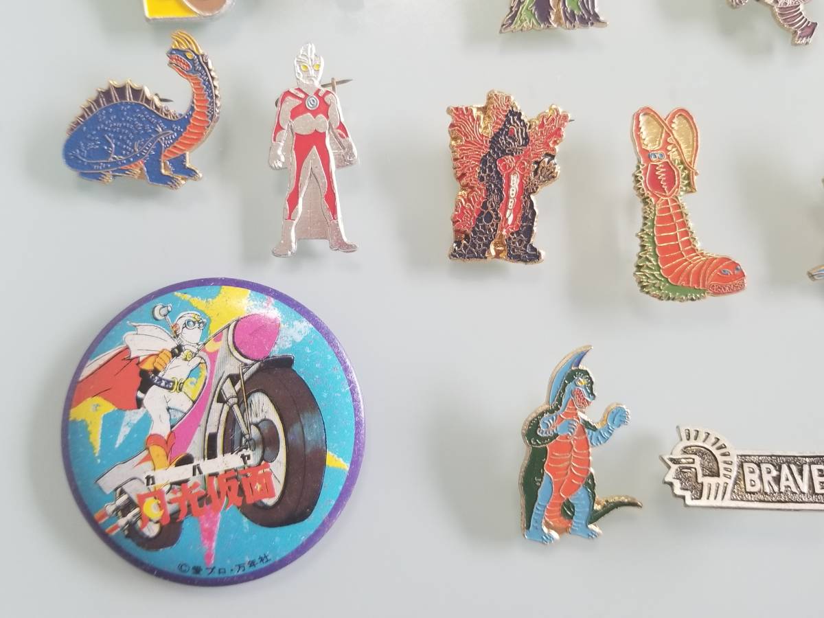 ウルトラマン怪獣小学館ピンバッジ18個セット昭和レトロ