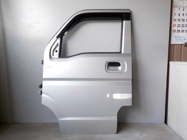 中古 スクラム HBD-DG17V 左フロントドア 1A40-59-020A シルバー Z2S [ZNo:05001152]