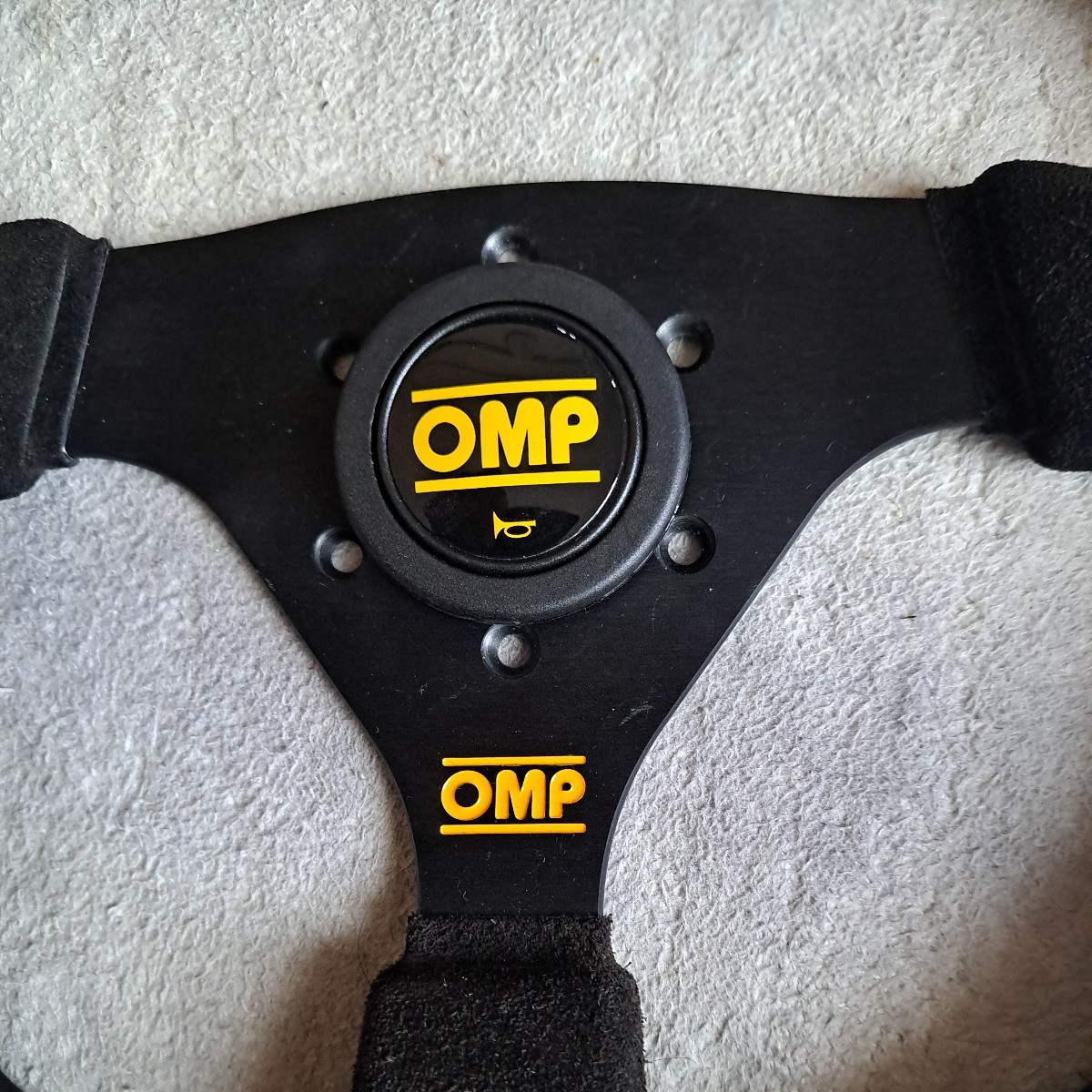 中古】正規品 OMPステアリング 黒スエード OMP ステアリング スエード