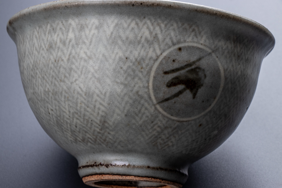 人間国宝 島岡達三 象嵌碗 共箱 初期作品 抹茶碗 茶道具 【k3396】 人間国宝 島岡達三 象嵌碗 共箱 初期作品 抹茶碗 茶道具 【k3396