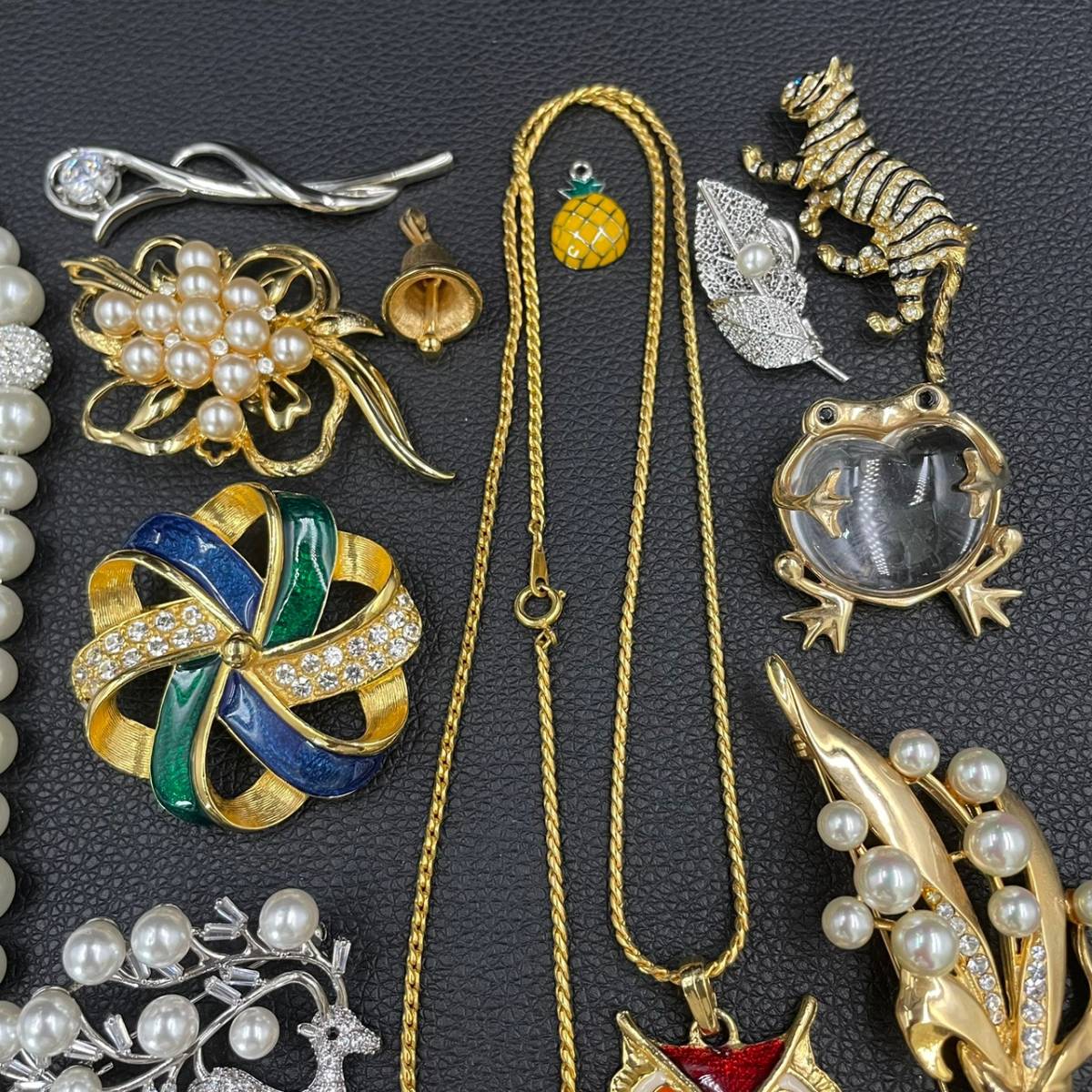 人気】アクセサリー まとめ AGATHA パール シルバー VB ネックレス 