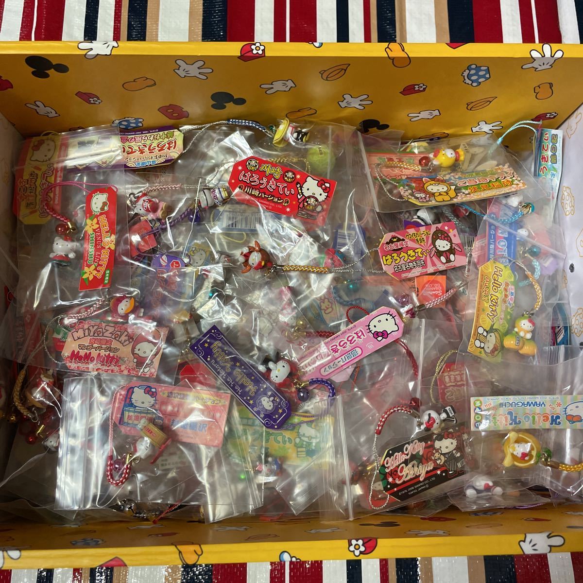 ご当地限定 ハローキティ 根付け ストラップ 10個セット ご当地キティ