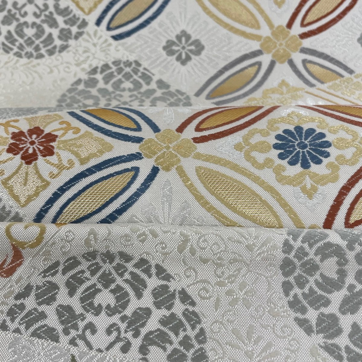 袋帯 美品 名品 裂取吉祥文 七宝 花唐草 九百唐織 箔 灰白 六通 正絹
