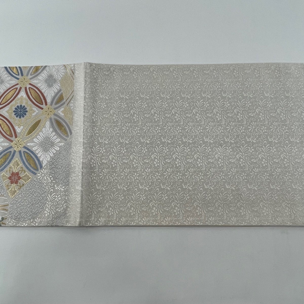 袋帯 美品 名品 裂取吉祥文 七宝 花唐草 九百唐織 箔 灰白 六通 正絹