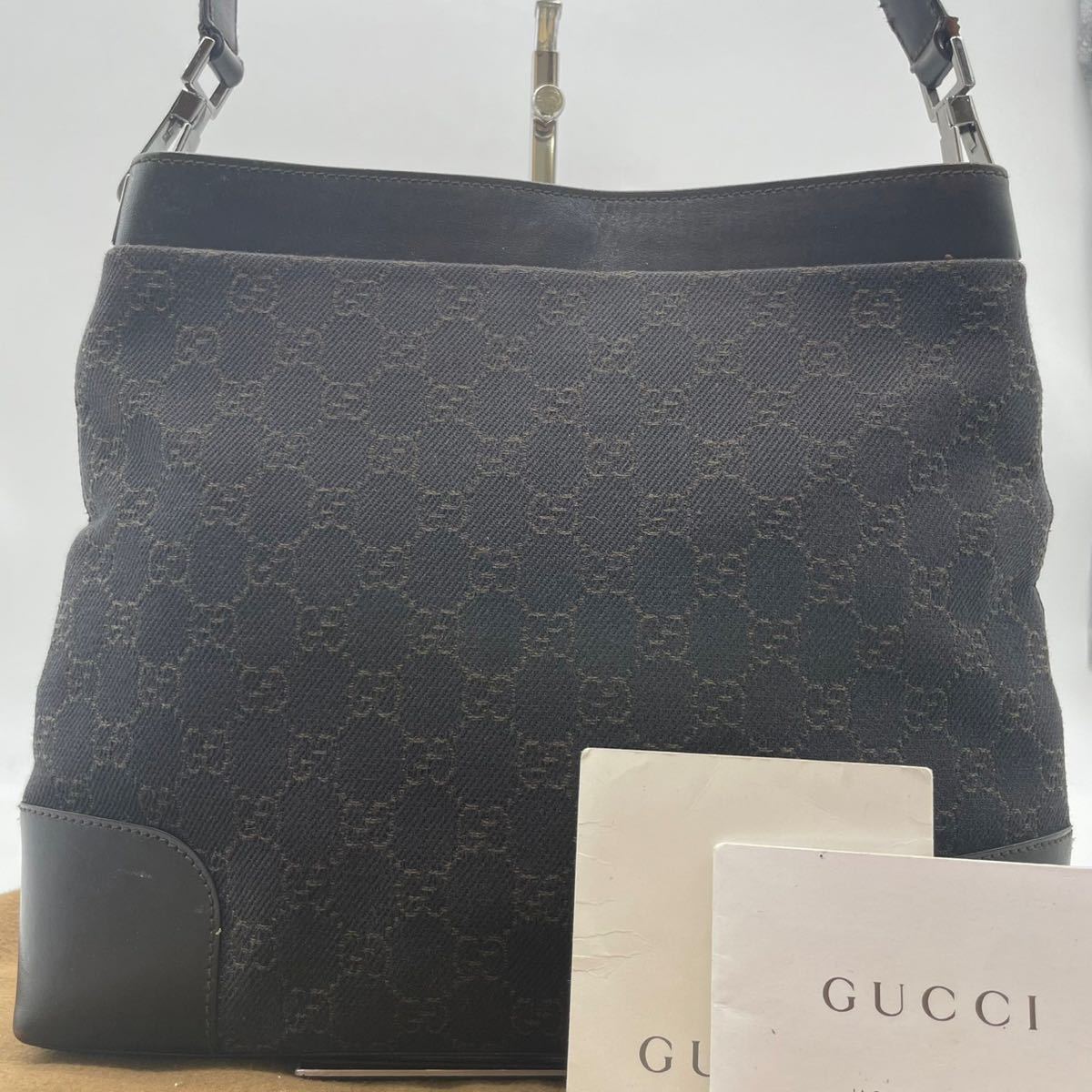 GUCCI トートバッグ　GG柄　シマ　レザー　ナイロン　ブラウン　黒　肩掛け GUCCI グッチ ハンドバッグ トートバッグ ワンショルダー 肩がけ GG柄