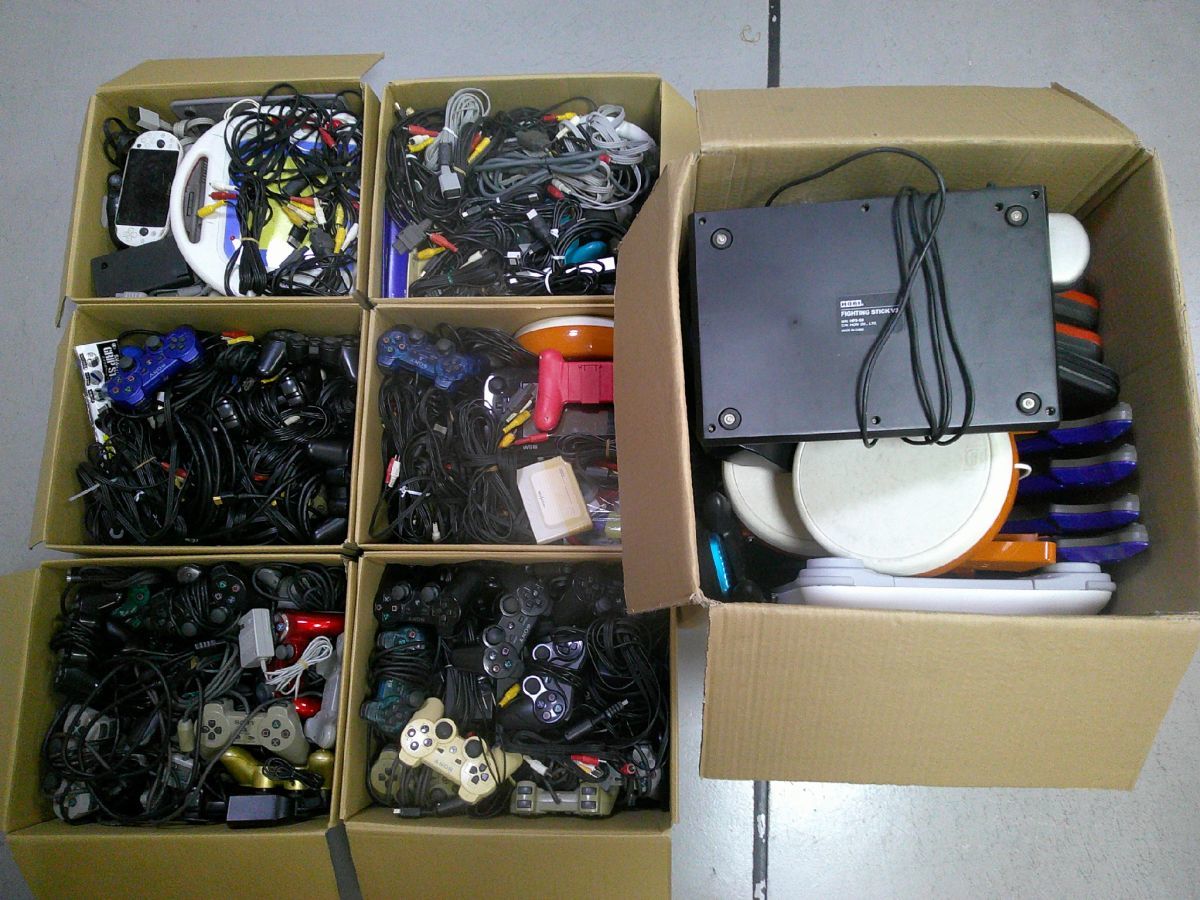 TG １円スタート☆中古ゲーム機本体・周辺機器・ケーブル類等　7箱セット☆　ジャンク　A