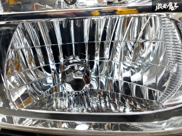 トヨタハイエース左ヘッドライト ハイエース ブラック塗装 LED