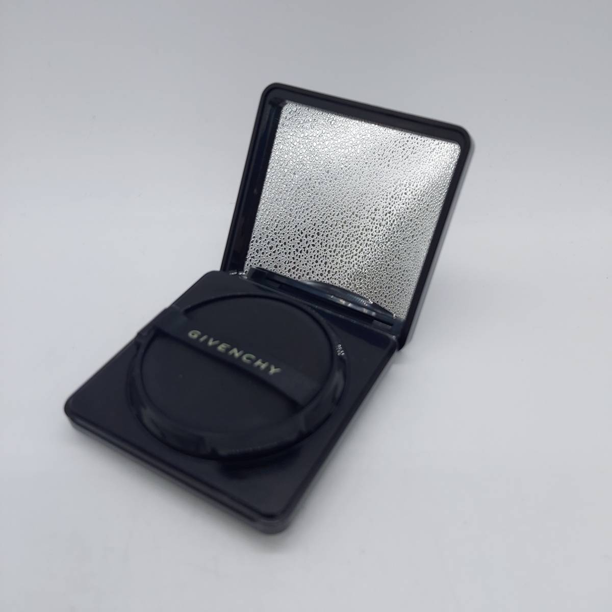 ☆GIVENCHY ジバンシィ ソワン ノワール UVコンパクト 日焼け止め