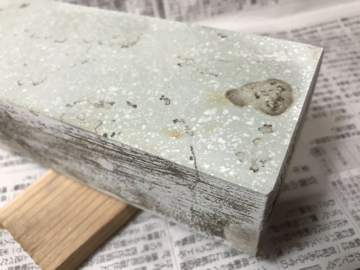 会津砥? 天然砥石 1.6kg 中砥石 砥石 刃物 研ぎ 大工道具 鉋 鑿 会津砥? 天然砥石 1.6kg 中砥石 砥石 刃物 研ぎ 大工道具 鉋 鑿