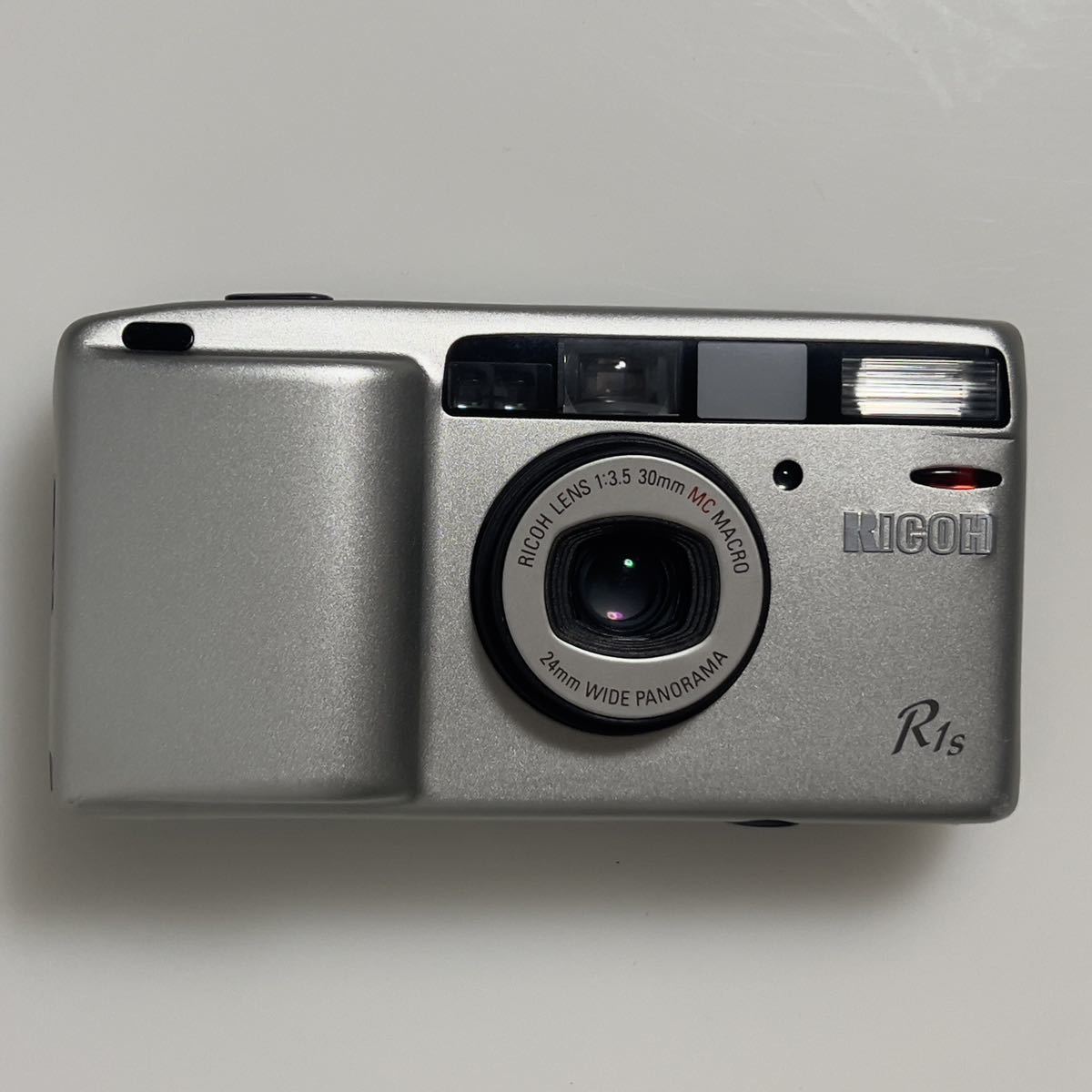 RICOH R1 フィルムカメラ 動作確認 薄型 30mm グリーン コンパクト