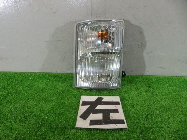 タイタンダッシュ TC-SYE6T 左クリアランスランプ FE A2W 210-61933 WG70-51-070D 231085 マツダ SYE6T タイタンダッシュ | 型式：TC-SYE6T（マツダタイタンダッシュ）のグレード一覧 コーナーランプの中古