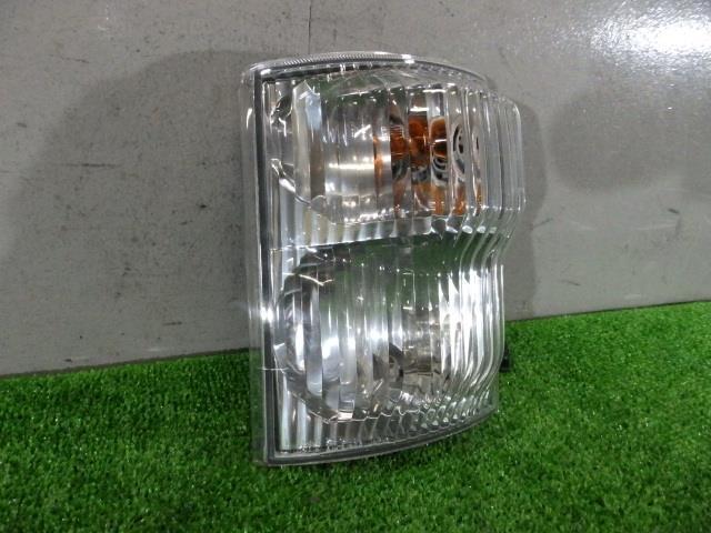 タイタンダッシュ TC-SYE6T 左クリアランスランプ FE A2W 210-61933 WG70-51-070D 231085 マツダ SYE6T タイタンダッシュ | 型式：TC-SYE6T（マツダタイタンダッシュ）のグレード一覧 コーナーランプの中古