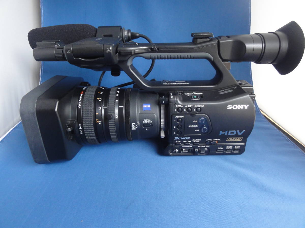 定番人気，格安 ☆SONY HVR-Z7J美品 充電器、バッテリー 即決☆