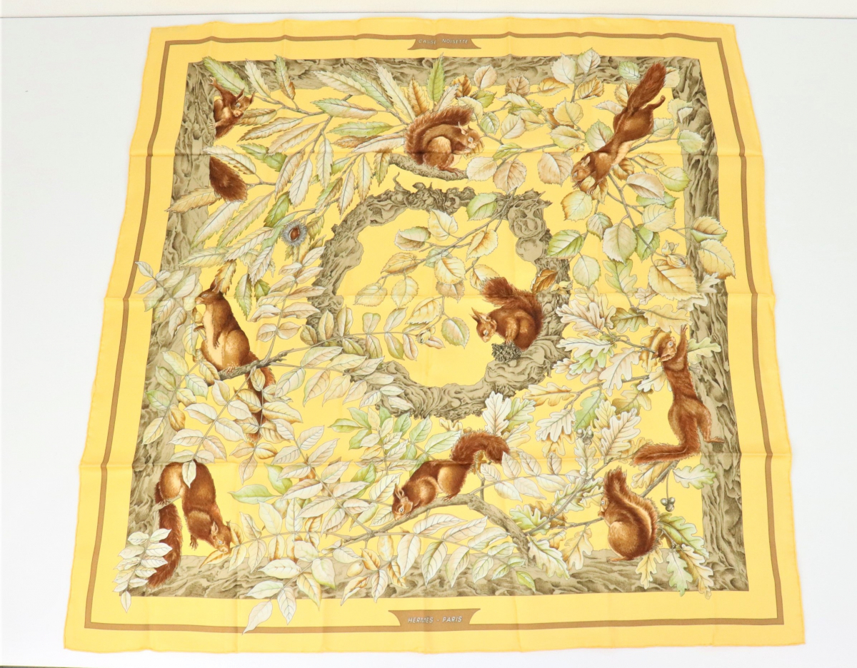 【美品】 HERMES エルメス スカーフ カレ90 CASSE NOISETTE 「くるみ割り」 イエロー×ブラウン ハイブランド 上品 オシャレ 020FCDN58 