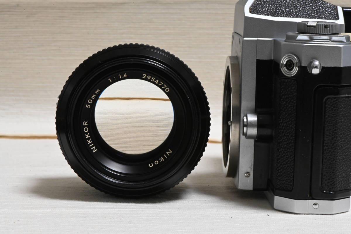 ジャンク Nikon F アイレベル 及び 非Ai Nikkor 50mm F1.4 Fマウント