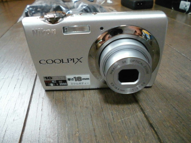 Nikon デジタルカメラ COOLPIX (クールピクス) S220 ソフトシルバー