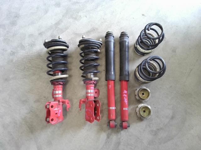 プリウス DAA-ZVW30 タナベ