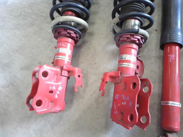 プリウス DAA-ZVW30 タナベ